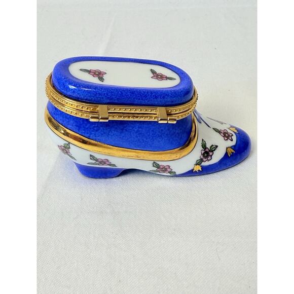 Vtg CBK Ceramic Blue And White Whimsical Shoe Trinket Box - Picture 1 of 7